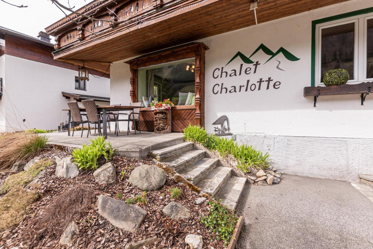 Charlotte Fusch an der Grossglocknerstrasse